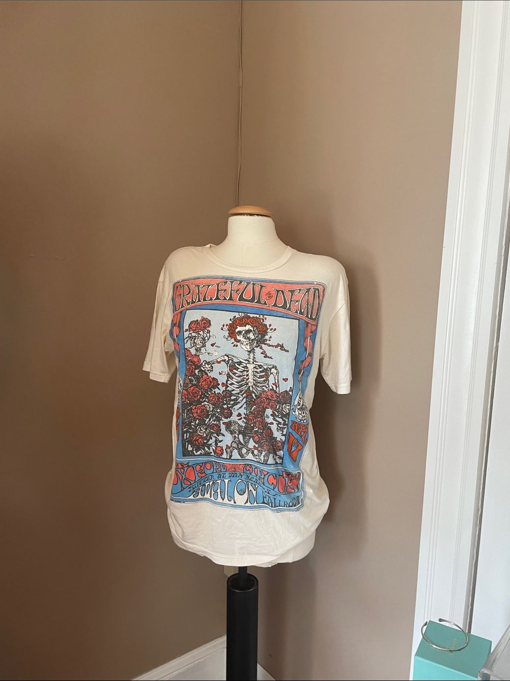 Grateful Dead Beige Graphic Tee - Vintage Skeleton & Roses